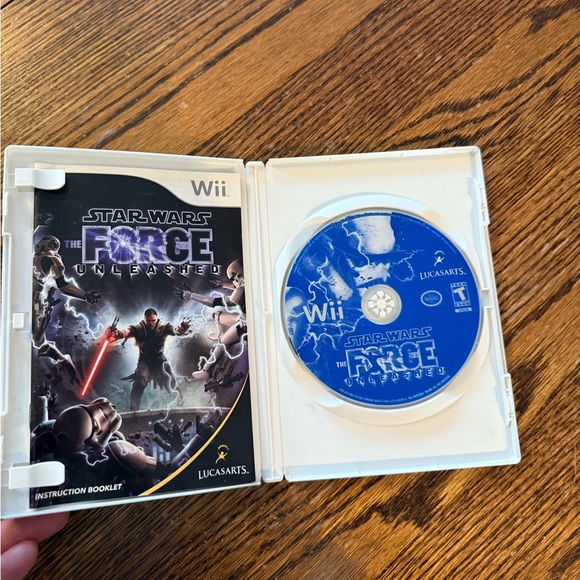 Wii Star Wars The Force Unleashed - Picture 3 of 3